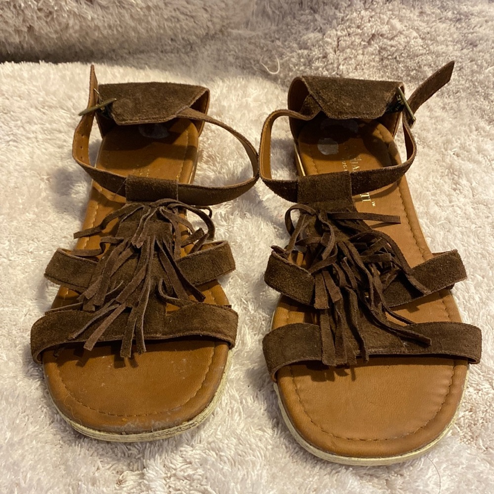 Fun fringe flats